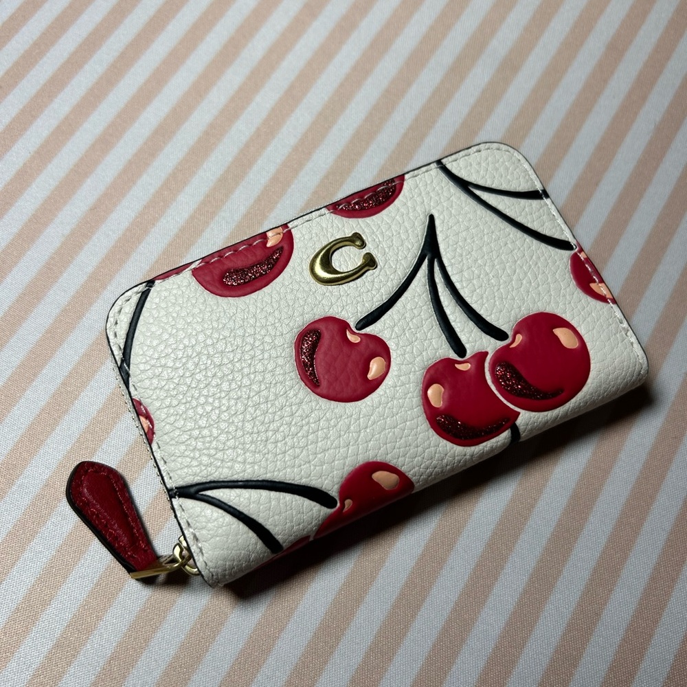 Coach Retail CZ117 Cherry Glitter Print Zip Card Case